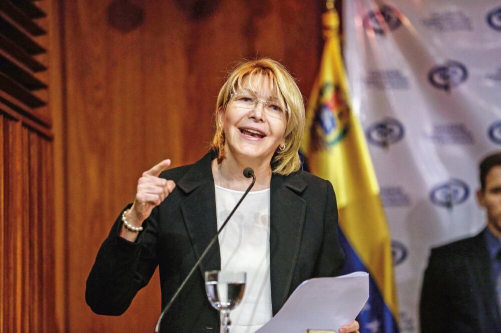 La fiscal general de Venezuela, Luisa Ortega Díaz, desconoció ayer la elección de la Asamblea Constituyente y reiteró que no abandonará el cargo (CRISTIAN HERNÁNDEZ. EFE)