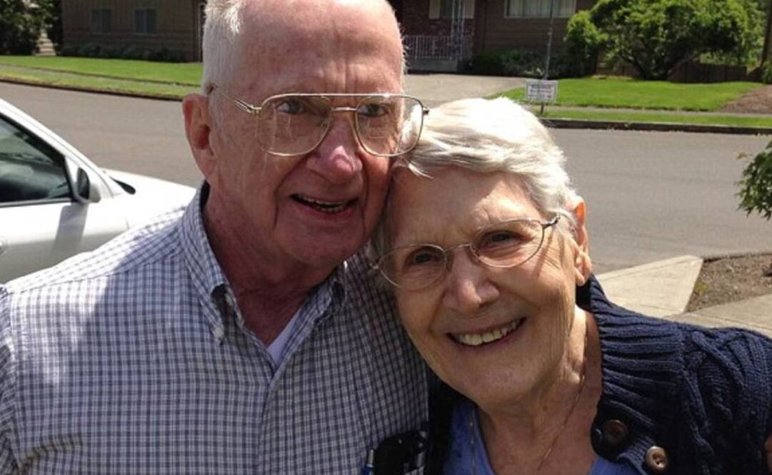 La imagen de la pareja fue difundida por una de sus hijas, Jerilyn Marler, y está incluida en el documental “Living & Dying: A Love Story". Foto: Jerilyn Marler