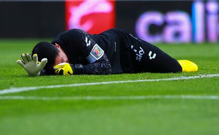 Escalofriante lesión de Hugo González, portero del Necaxa