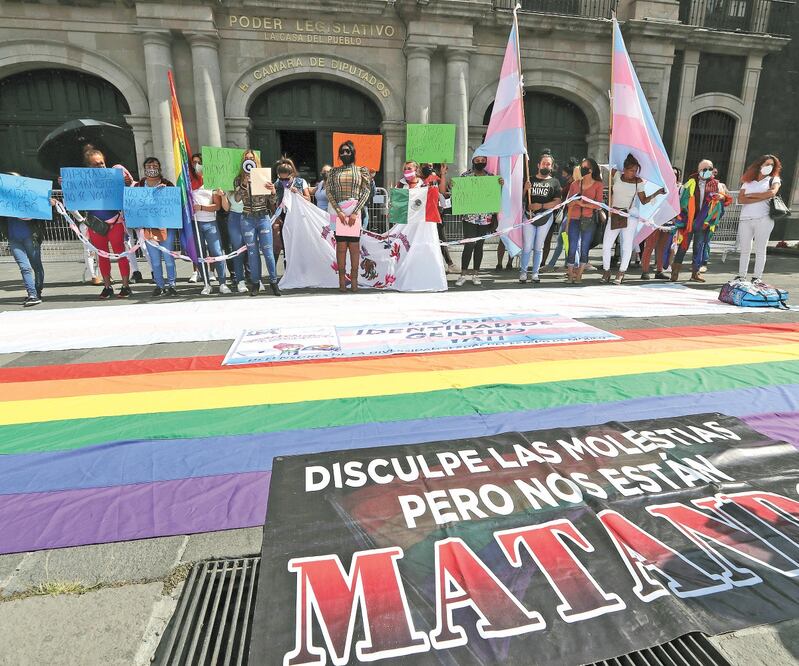 La comunidad LGBTTTI advirtió a los diputados de Morena que el próximo año les darán un voto de castigo, con lo que podrían perder posiciones en el poder legislativo. JORGE ALVARAD. EL UNIVERSAL
