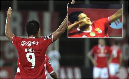 Raúl Jiménez anota y festeja como Cuauhtémoc Blanco