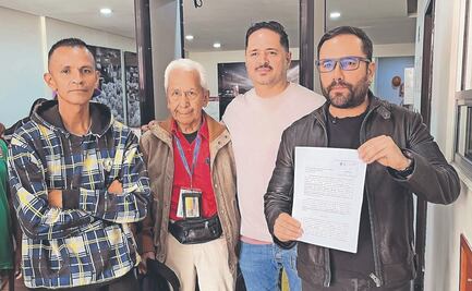 Grupo de morenistas denuncian a Rojo de la Vega por estatuas