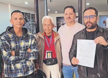 Grupo de morenistas denuncian a Rojo de la Vega por estatuas