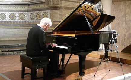 Muere pianista tras sufrir infarto en concierto