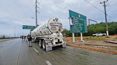 Blindan fronteras para impedir huachicol fiscal