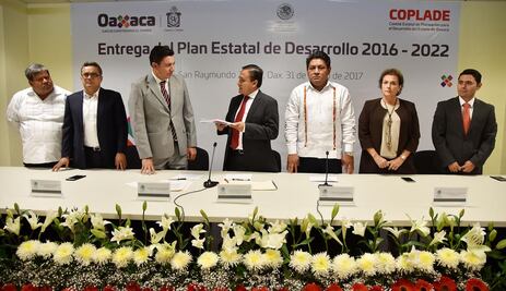 Recibe Congreso de Oaxaca Plan Estatal de Desarrollo 