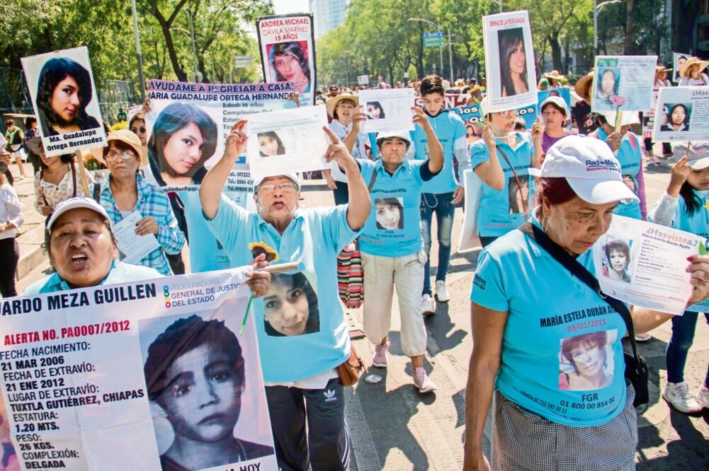 Los participantes recordaron que, según cifras oficiales, hay más de 26 mil desaparecidos en México. Foto: CUARTOSCURO