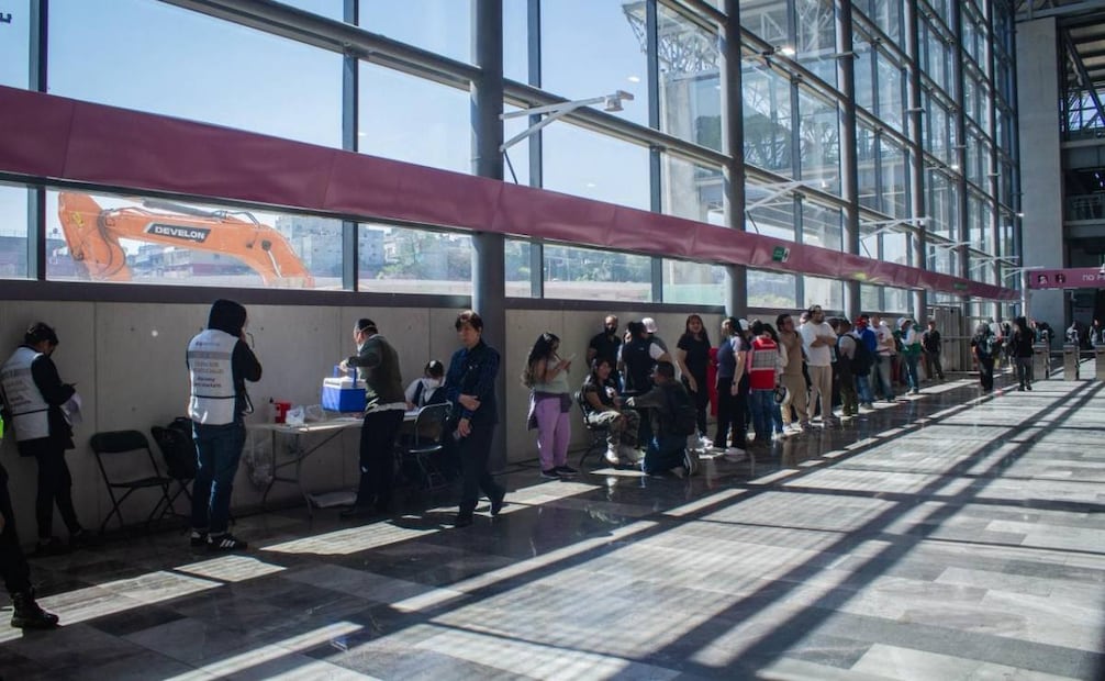 Entregan 150 vacunas más en módulo de vacunación en Cetram Observatorio. 
Foto: Santiago Reyes