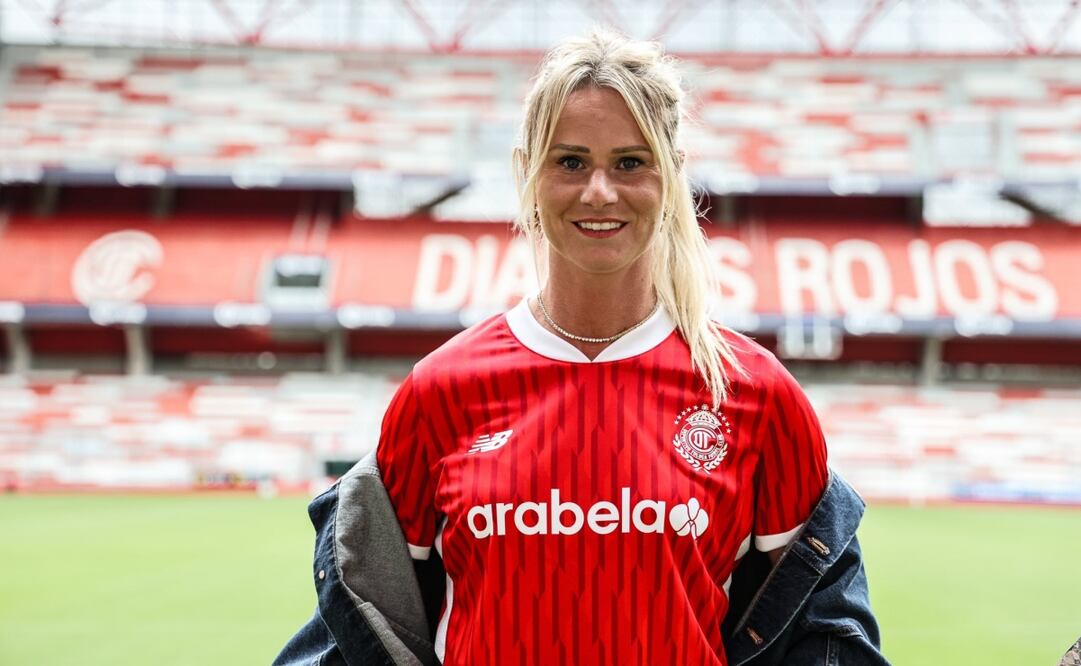 FOTO: Amandine Henry con la playera de toluca - Club Toluca