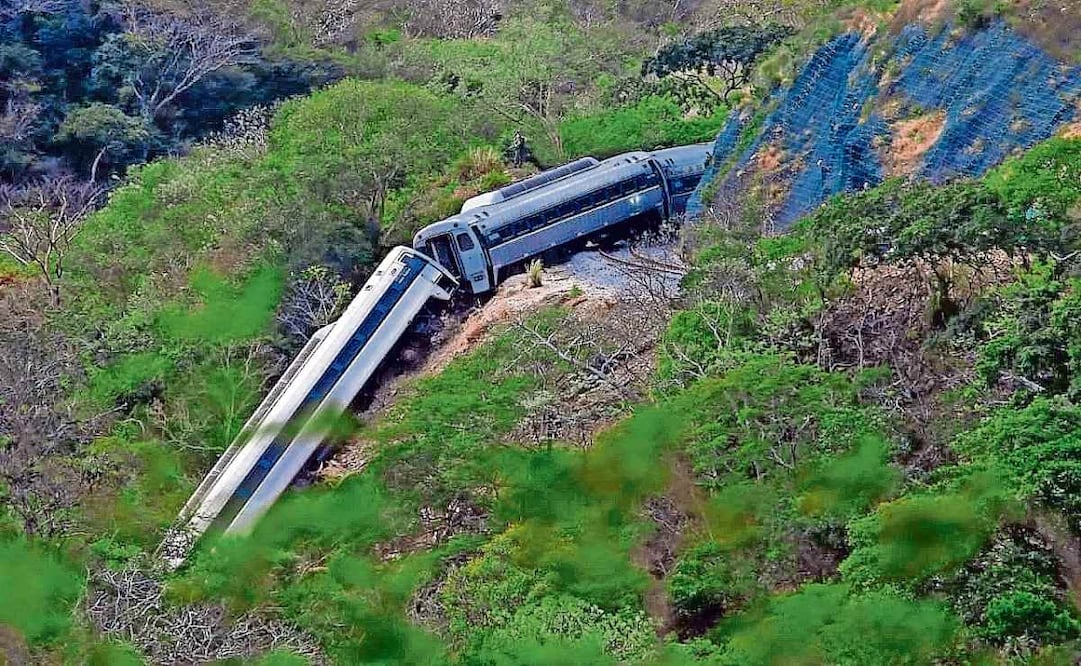 Tras el accidente en diciembre en el tramo Coatzacoalcos-Salina Cruz que dejó 14 muertos, el Tren Interoceánico contrató a la aseguradora del gobierno federal. Foto: EDWIN HERNANDEZ