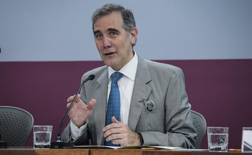 Lorenzo Córdova advierte inequidad en elección de 2027 por campañas anticipadas; ve "permisividad" en autoridades electorales