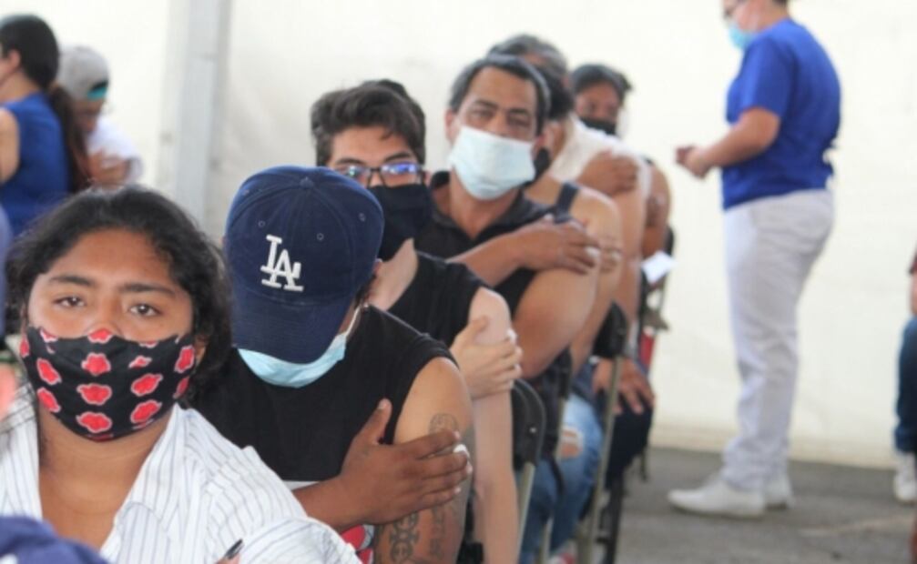 "No sean necios y vacúnense": aplican 310 mil dosis de Sputnik V a jóvenes en Ecatepec