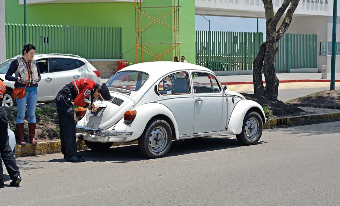 Eduardo Valiente, comisionado de Seguridad Ciudadana, destacó que el objetivo de la terminales electrónicas es que los infraccionados puedan pagar al momento de la sanción con su tarjeta bancaria (ARCHIVO EL UNIVERSAL)