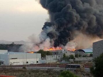 Incendio en basurero confronta a autoridades en Hidalgo  