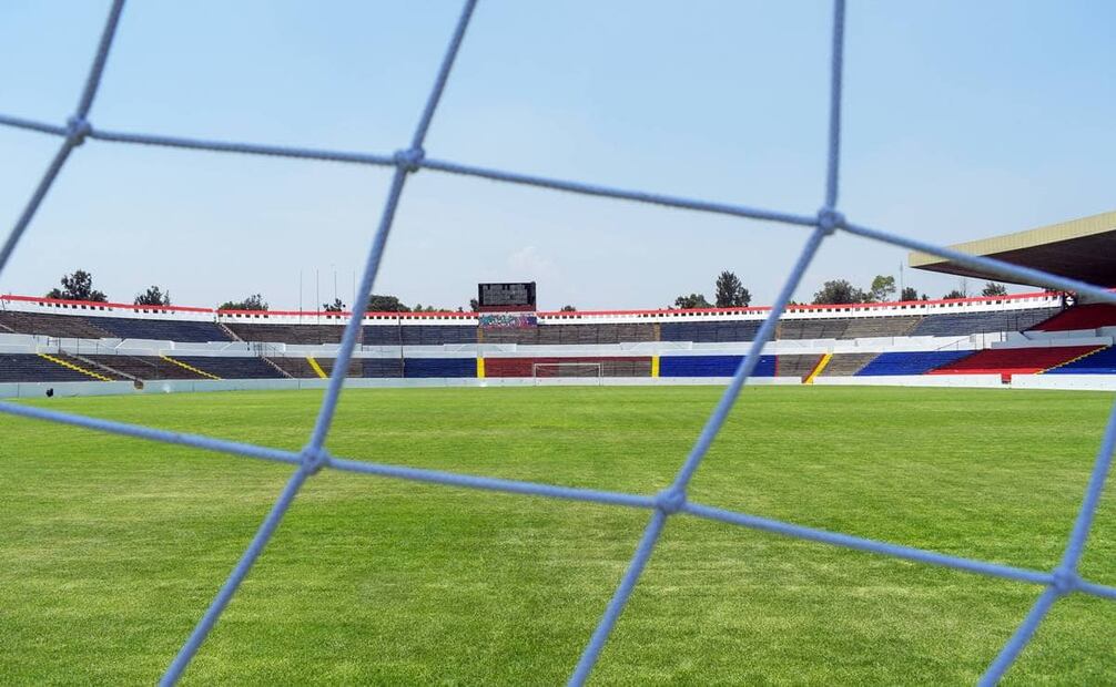 El rector Agustín Covarrubias aseguró que, a los pobladores “nos encantaría volver a ser parte de la dinámica de este corazón que a Nezahualcóyotl le late por el fútbol, somos un nicho de pamboleros”. Foto: Santiago Cadena/EL UNIVERSAL.