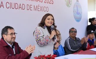 Brugada promete Utopía en Álvaro Obregón; comparte almuerzo navideño con vecinos de El Queso