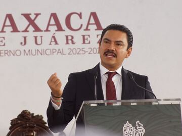 Ray Chagoya toma protesta como edil de Oaxaca de Juárez; promete una ciudad limpia y segura