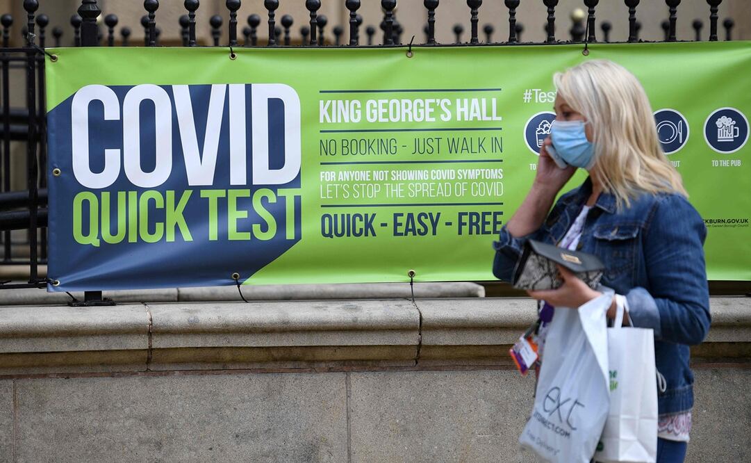 El ministerio reveló además que 195 mil 565 ciudadanos de este país recibieron hoy su primera vacuna contra Covid-19. Foto: AFP