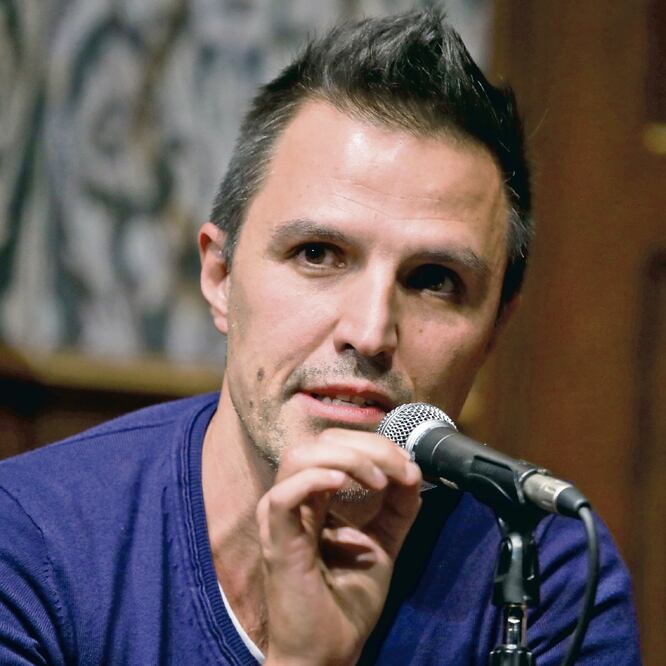 El productor graba la serie creada por Arturo Pérez-Reverte. ARCHIVO EL UNIVERSAL