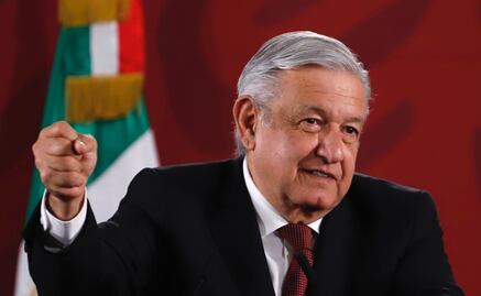 AMLO pedirá al FCE editar colección de libros, y a Pedro Salmerón que lo asesore