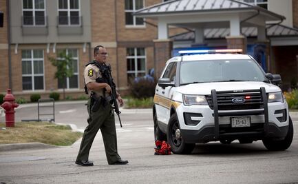 Autor del tiroteo en desfile del 4 de julio en Chicago sigue fugitivo, afirma policía de Illinois