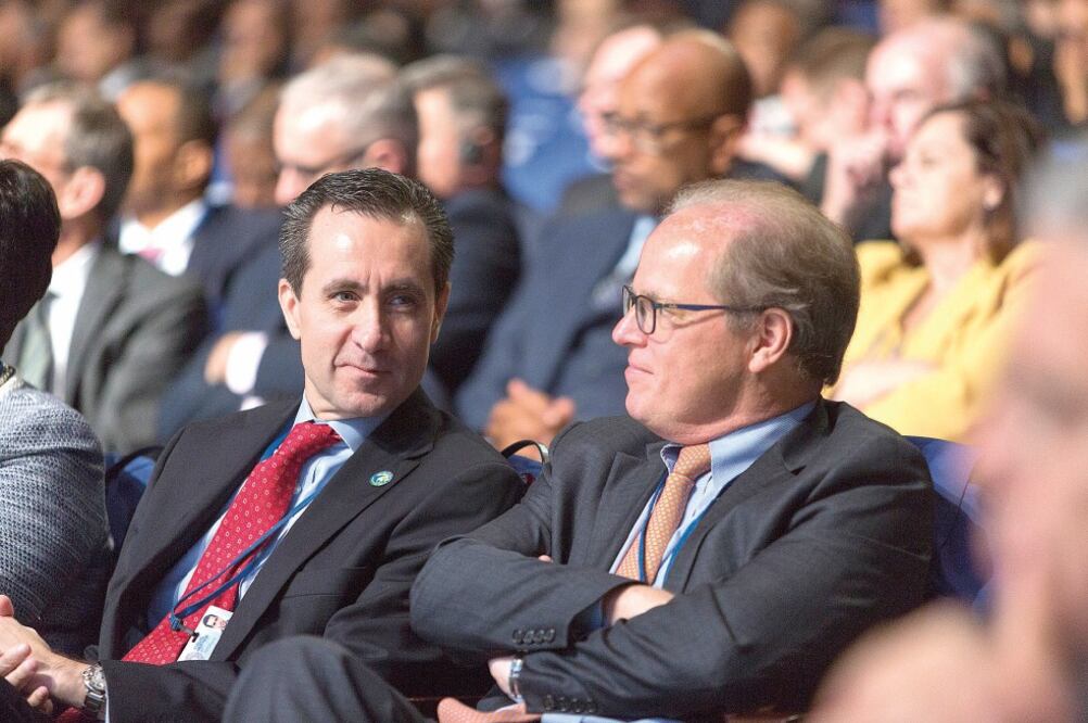 Jorge Familiar (izquierda) destaca que la región va a lograr crecimiento este año, aunque no al ritmo necesario para mantener los procesos de transformación social, además, la pobreza no aumentó, pese a la recesión. (CORTESÍA BANCO MUNDIAL)