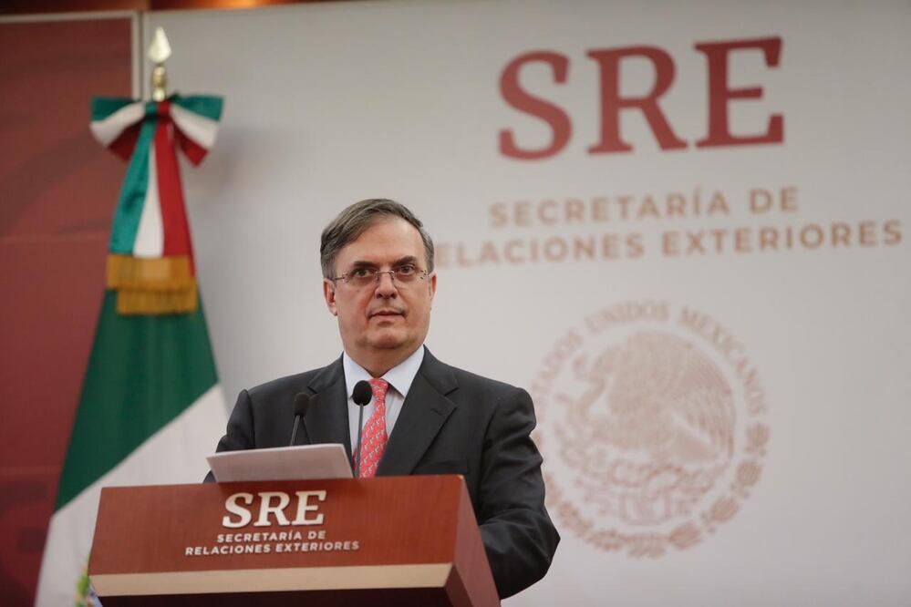 Marcelo Ebrard, Secretario de Relaciones Exteriores, anunciando el asilo político a Evo Morales en México. FOTO: IVÁN STEPHENS