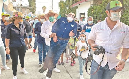 Hace campaña “virtual” con foto