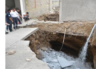 Ante riesgo de mina, desalojan a seis familias en Atizapán