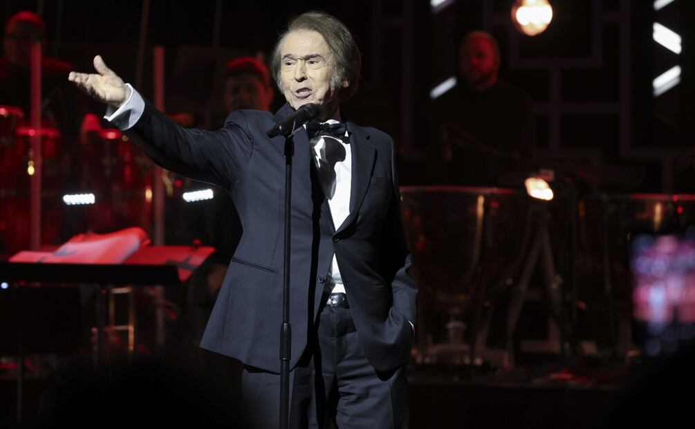 Raphael, reconocido como Persona del Año en los Latin Grammy 2025.
FOTO: EFE/ Octavio Guzmán.
