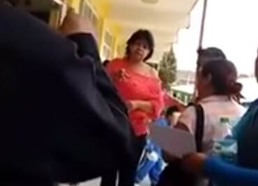 Cesan a directora; pedía 400 pesos por entregar tabletas