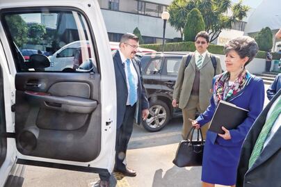 TEPJF compró 5 camionetas de lujo en 4.5 millones de pesos