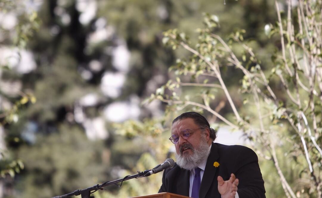 "A cincuenta años de Cien años de soledad" es una publicación que recoge textos del mismo Gabriel García Márquez y de otros autores como Mario Vargas Llosa, Álvaro Mutis, Elena Poniatowska y Carlos Monsiváis. Foto: EFE/Sáshenka Gutiérrez