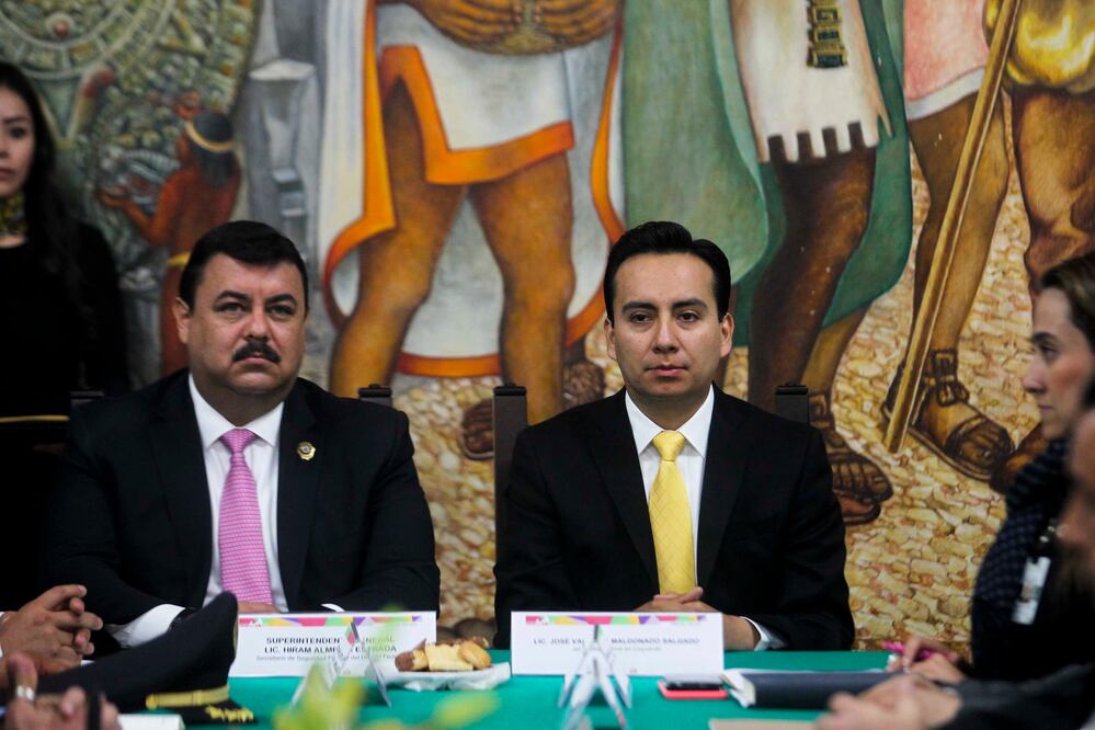 De los seis delegados del PRD, sólo Valentín Maldonado, de Coyoacán (der.), cumplió con transparencia (ARCHIVO EL UNIVERSAL)