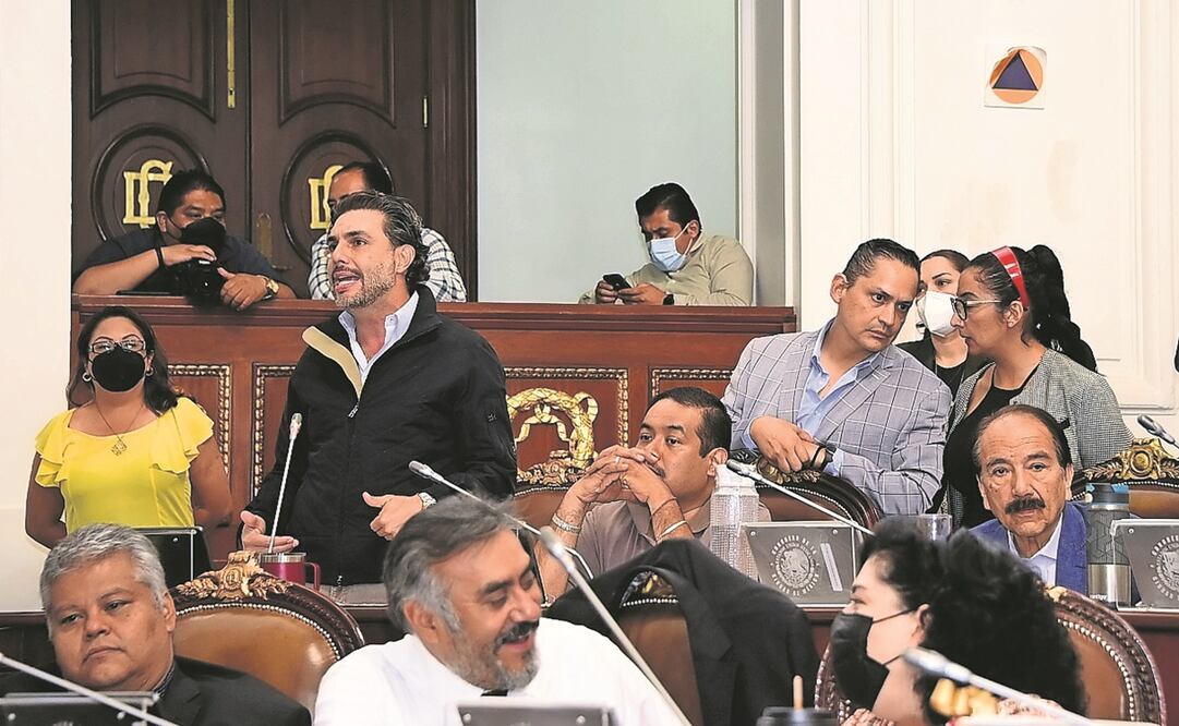 El presidente de la Comisión de Bienestar Animal, Jesús Sesma Suárez afirmó que en la presentación del primer dictamen contra las corridas de toros cumplió con todo lo que establece el reglamento. Foto: Especial.