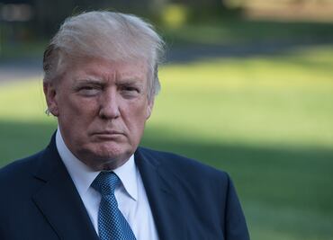 Estoy "muy orgulloso" de mi decreto para debilitar Obamacare: Trump