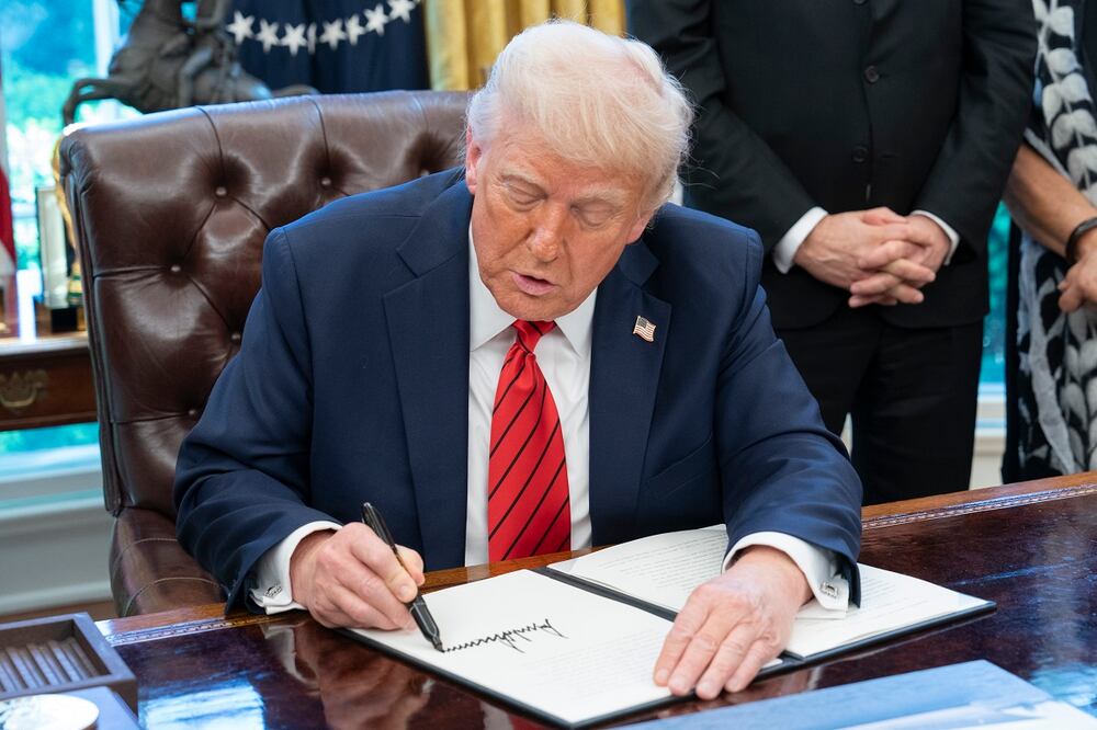 El presidente de Estados Unidos, Donald Trump en la Oficina Oval de la Casa Blanca, en Washington. Foto: EFE/ Archivo