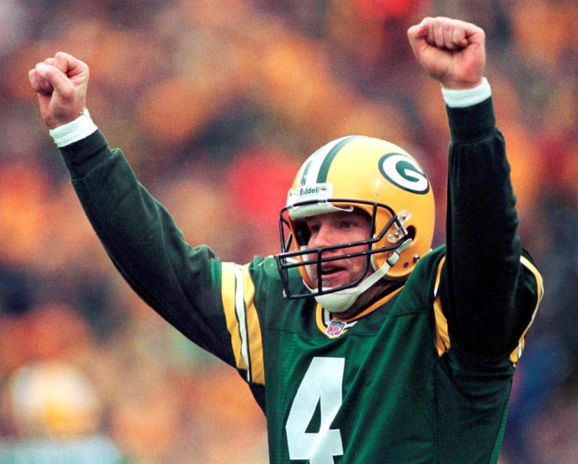 Favre se retiró como líder de la NFL en casi todas las categorías en el apartado de pases; ganó el Super Bowl para los Packers en 1997 (ARCHIVO AP)