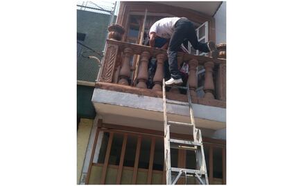 Sorprenden a dos asaltantes dentro de casa en Coyoacán