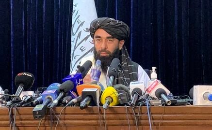 Talibanes prometen respetar derechos de mujeres en Afganistán; afirman que no buscan venganza