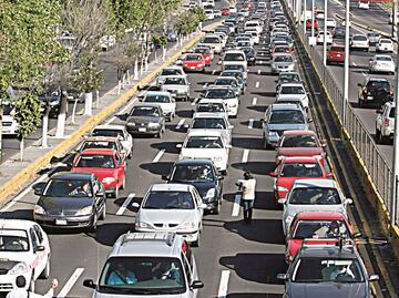 Doble Hoy No Circula; ¿qué autos no transitan este jueves 24 de abril por contingencia ambiental?