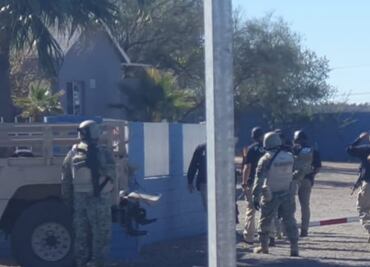 Rescatan a 18 migrantes privados de la libertad en un motel de Santa Ana, Sonora