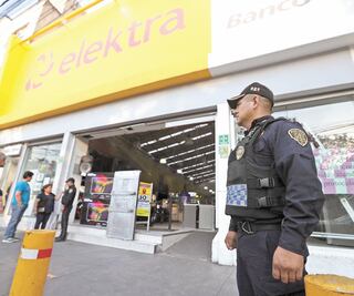 Elektra vende su negocio de Banco Azteca en Perú