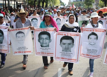 Fiscalía publica quinta parte del expediente del caso Iguala hecho por la extinta PGR