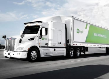 Conoce el camión sin piloto que completó su primer viaje en carretera