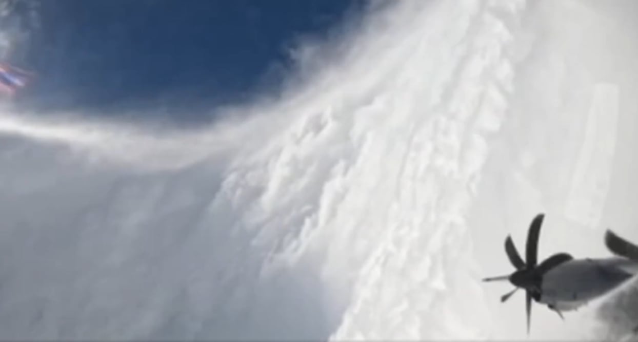 Las imágenes fueron tomadas por el Escuadrón de Reconocimiento Meteorológico de la Fuerza Aérea de Estados Unidos (EU). Foto: Captura de pantalla