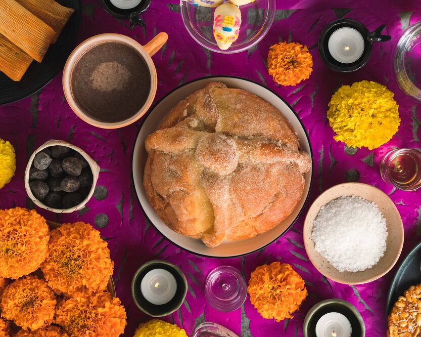 El pan de muerto es uno de los alimentos más consumidos en esta temporada. Foto: Unsplash