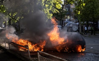 Bombardeos rusos dejan más de 20 muertos en Ucrania; Zelenski denuncia “cinismo” por tregua de Día de la Victoria