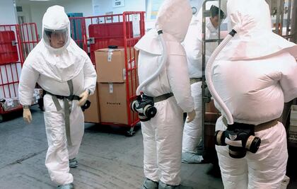 Detienen a veterano de guerra por envío de sobres sospechosos a Donald Trump