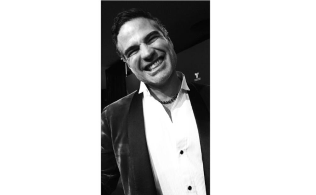 Famosos celebran con juegos, trabajo y viajes